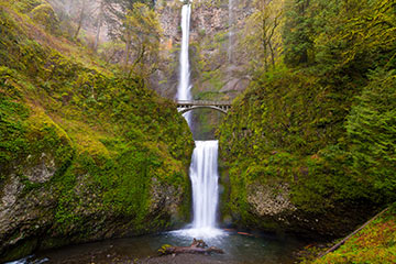 A waterfall in the state of Oregon