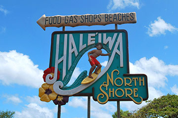 A welcome to Hawaii sign